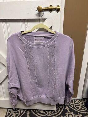 Casual Lavender Raw-Edge Crewneck Sweatshirt by